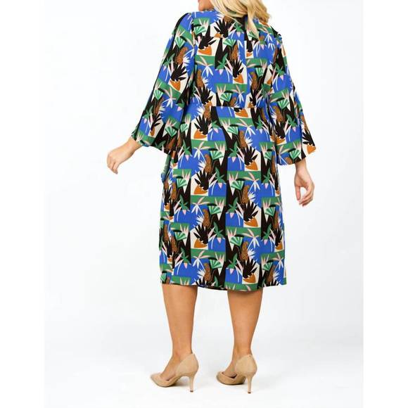 NEW DONNA MORGAN safari windows dress - plus in soft white/jungle blue - Picture 2 of 5